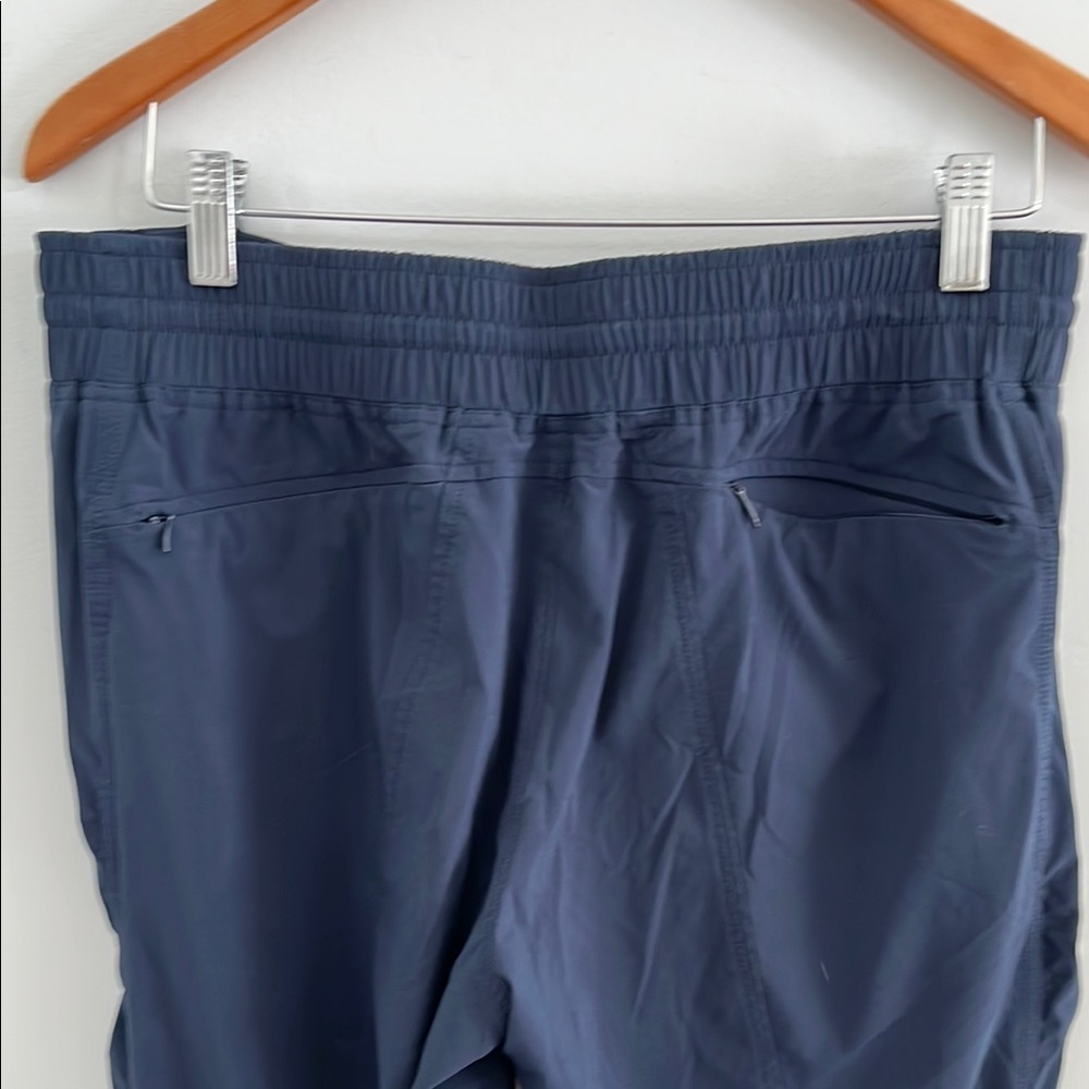 Athleta cropped joggers Relaxed Fit Elastic Cuffs - Picture 6 of 10